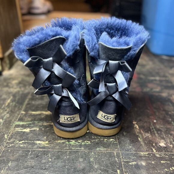 UGG Classic Bailey Bow Boot "Navy Blue" Size 6 CLEAN OG RARE - Picture 5 of 7